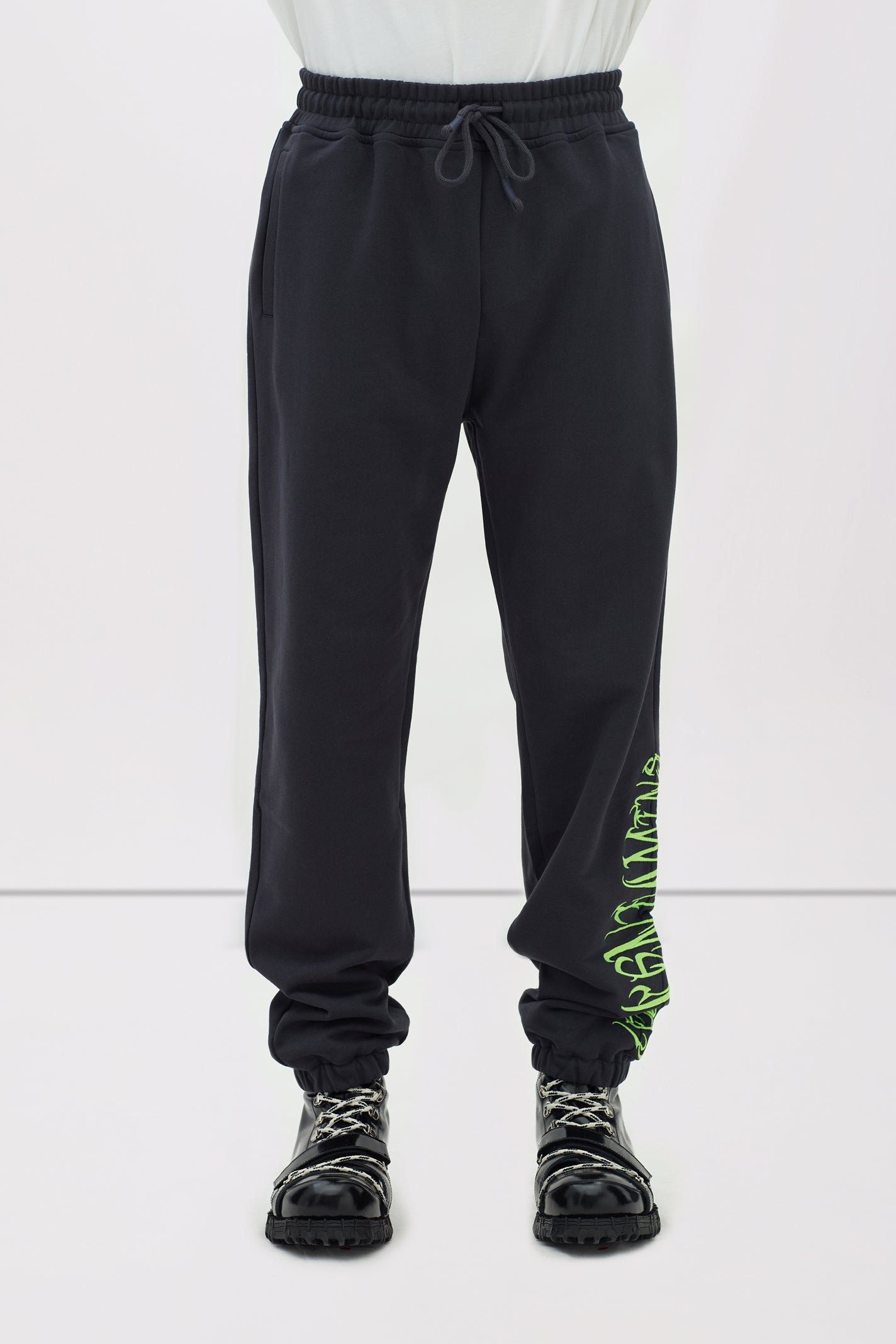 RELAXED SWEATPANT 002