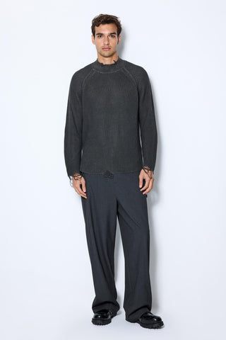 TURTLE NECK SWEATER