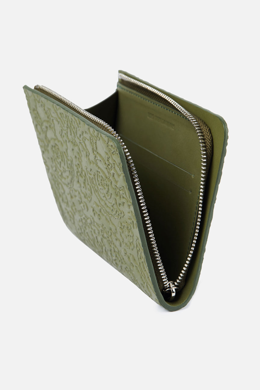 LARGE ZIPPED WALLET 010